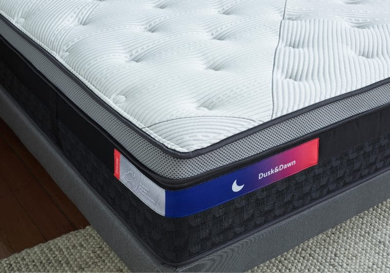 dusk and dawn essential mattress cover